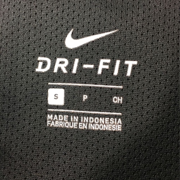 Oregon Ducks Men’s 1/4 Zip Dri Fit Shirt - Picture 4 of 5